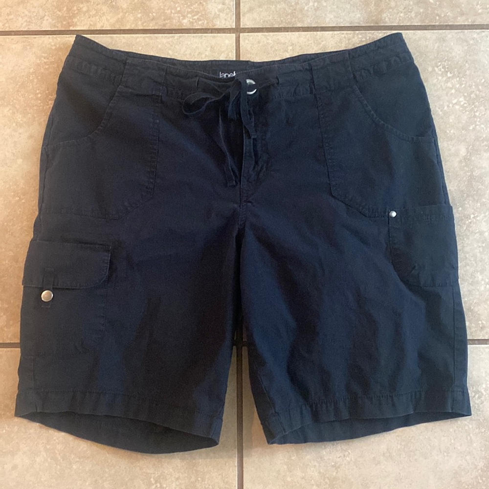 Lane Bryant black cargo shorts - Sz 18